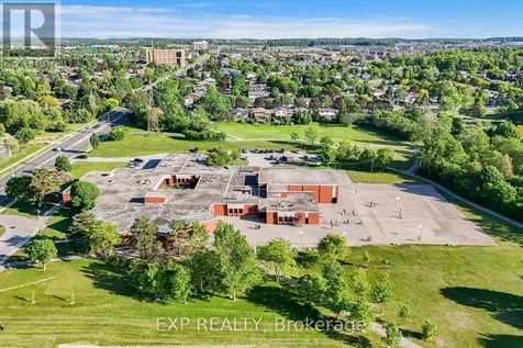 124 Dunsmere Drive Kitchener ON N2E 1V7
