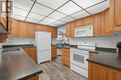 23 Timcourt Drive Tiny ON L9M 0B9