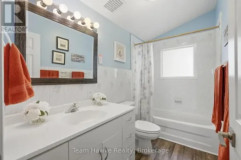 23 Timcourt Drive Tiny ON L9M 0B9