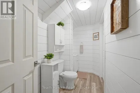 23 Timcourt Drive Tiny ON L9M 0B9