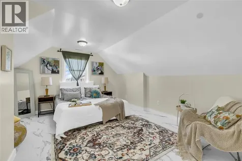 551 Hildegarde Street Windsor ON N8X 2Z4