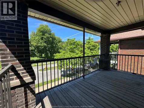 290 Vista Windsor ON N9B 1H9