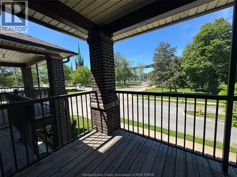 290 Vista Windsor ON N9B 1H9