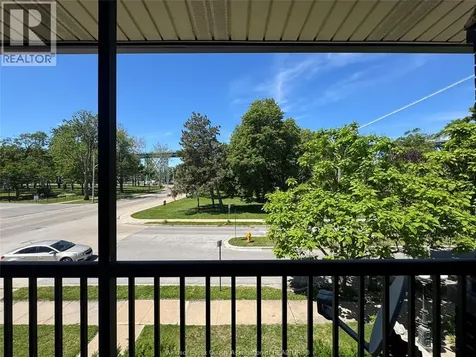 290 Vista Windsor ON N9B 1H9