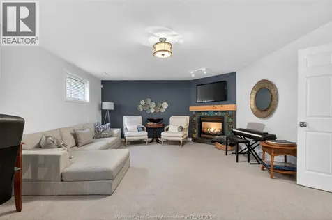 4333 Golfcourse Windsor ON N9G 2P4