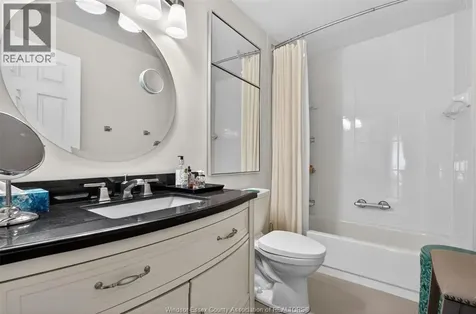 4333 Golfcourse Windsor ON N9G 2P4