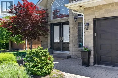 4333 Golfcourse Windsor ON N9G 2P4