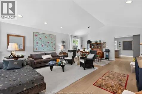 4333 Golfcourse Windsor ON N9G 2P4
