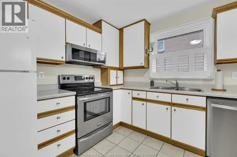 1028 Virginia Windsor ON N8S 2Y7