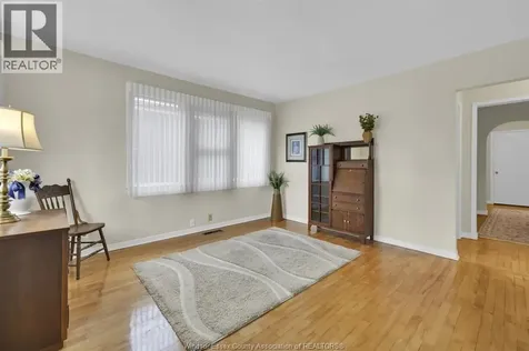 1028 Virginia Windsor ON N8S 2Y7