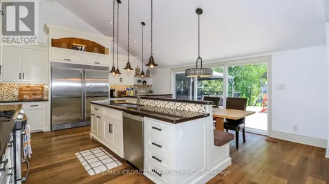 183 Lakeshore Road West Oro-medonte ON L0L 2E0