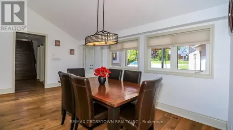 183 Lakeshore Road West Oro-medonte ON L0L 2E0