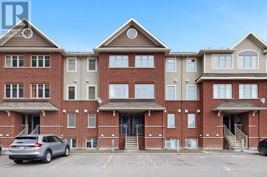 700 Reardon Private Ottawa ON K1V 2K8