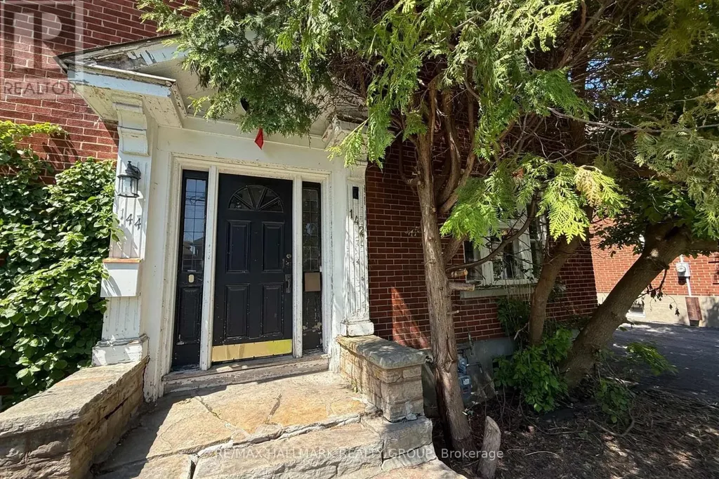 142 Clarendon Avenue Ottawa ON K1Y 0R5