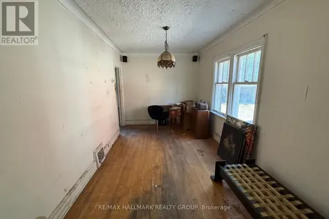 142 Clarendon Avenue Ottawa ON K1Y 0R5