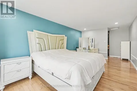 6072 Longleaf Drive Ottawa ON K1W 1G4