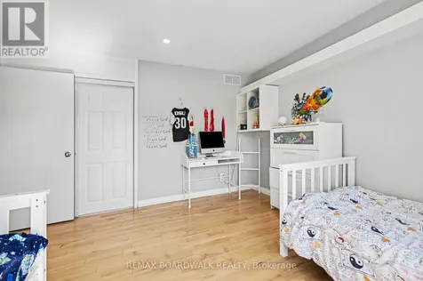6072 Longleaf Drive Ottawa ON K1W 1G4