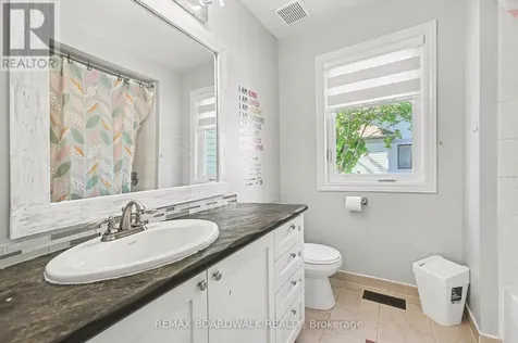 6072 Longleaf Drive Ottawa ON K1W 1G4