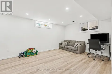 6072 Longleaf Drive Ottawa ON K1W 1G4
