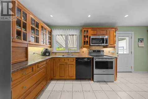 30 Biscayne Crescent Ottawa ON K2E 6Y9