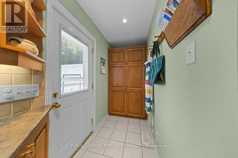 30 Biscayne Crescent Ottawa ON K2E 6Y9