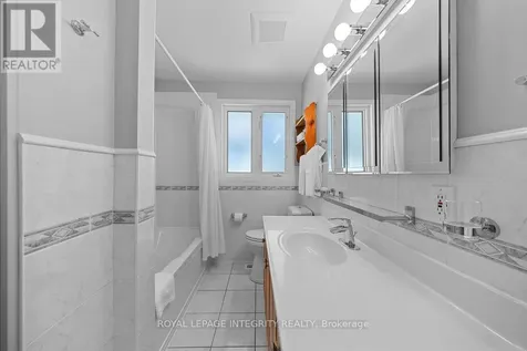 30 Biscayne Crescent Ottawa ON K2E 6Y9
