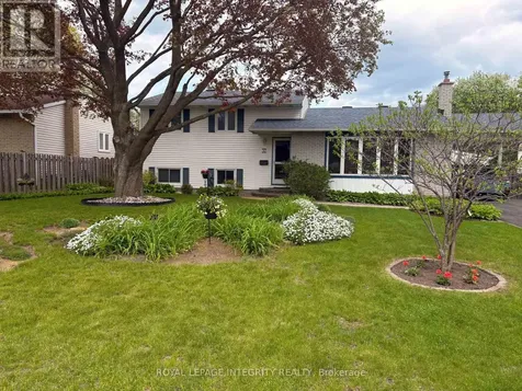 30 Biscayne Crescent Ottawa ON K2E 6Y9