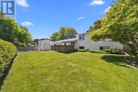 30 Biscayne Crescent Ottawa ON K2E 6Y9