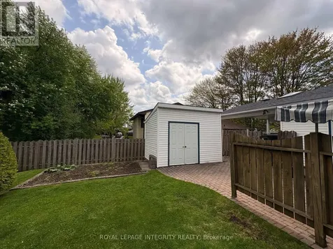 30 Biscayne Crescent Ottawa ON K2E 6Y9