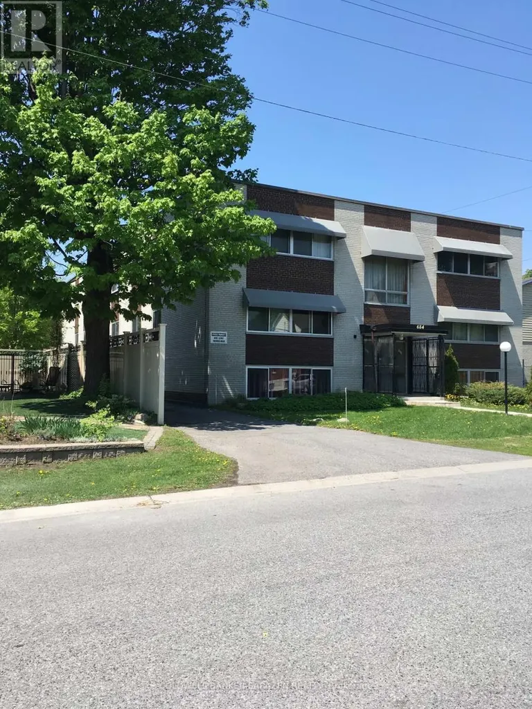 684 Tweedsmuir Avenue Ottawa ON K1Z 5P6