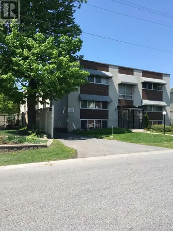 684 Tweedsmuir Avenue Ottawa ON K1Z 5P6