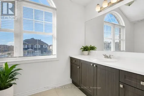 4852 Abbott Street East Ottawa ON K2S 1E7