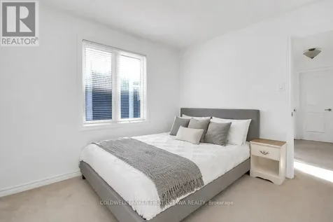 4852 Abbott Street East Ottawa ON K2S 1E7