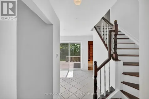 6202 Ravine Way Ottawa ON K1C 2W4