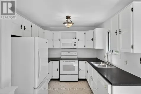 6202 Ravine Way Ottawa ON K1C 2W4