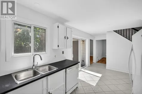 6202 Ravine Way Ottawa ON K1C 2W4