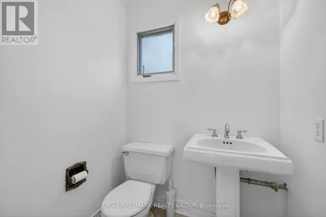 6202 Ravine Way Ottawa ON K1C 2W4