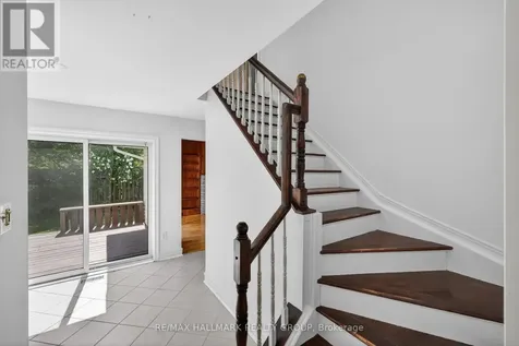 6202 Ravine Way Ottawa ON K1C 2W4