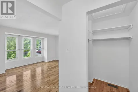 6202 Ravine Way Ottawa ON K1C 2W4