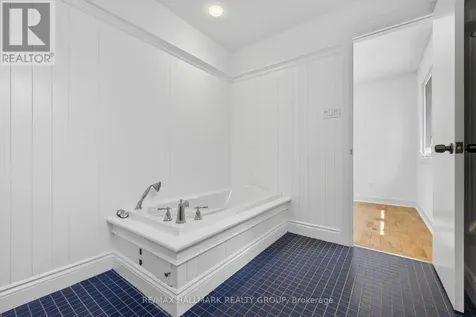 6202 Ravine Way Ottawa ON K1C 2W4