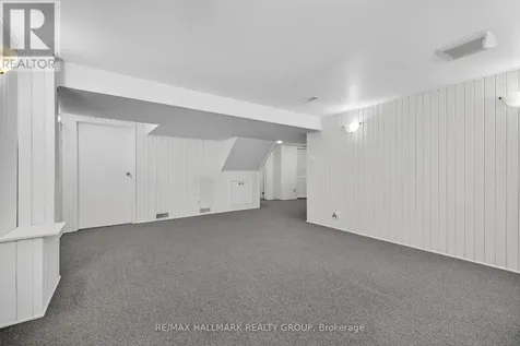6202 Ravine Way Ottawa ON K1C 2W4