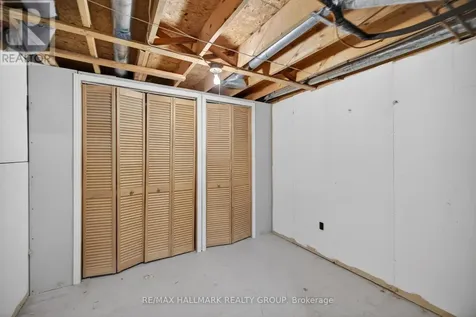 6202 Ravine Way Ottawa ON K1C 2W4