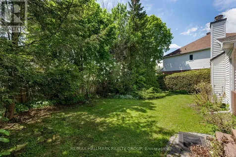 6202 Ravine Way Ottawa ON K1C 2W4