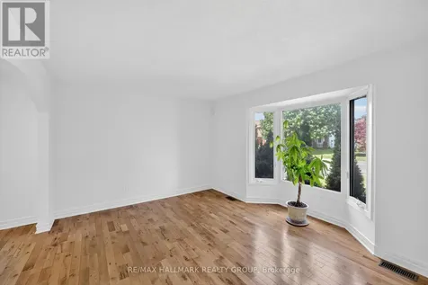 6202 Ravine Way Ottawa ON K1C 2W4