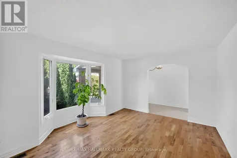 6202 Ravine Way Ottawa ON K1C 2W4