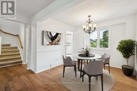 8 Gillespie Crescent Ottawa ON K1V 9X8