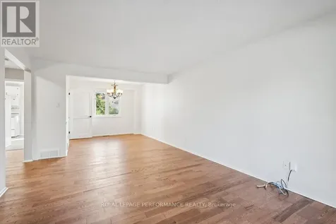 8 Gillespie Crescent Ottawa ON K1V 9X8