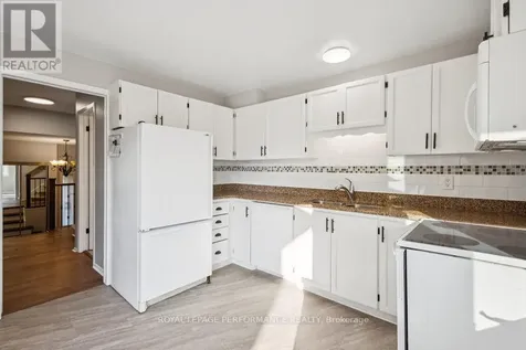 8 Gillespie Crescent Ottawa ON K1V 9X8