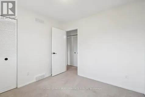 8 Gillespie Crescent Ottawa ON K1V 9X8