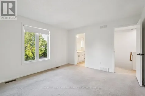 8 Gillespie Crescent Ottawa ON K1V 9X8